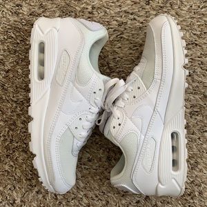 White Nike Air Max 90 sz9